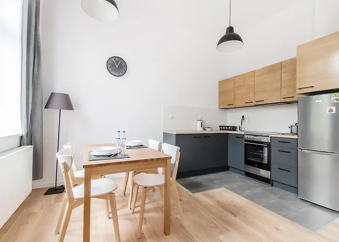 Sunstone Apartment In A Beautiful Townhouse In The Center